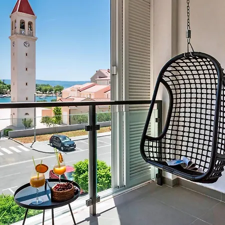 With A Parking Space - 17677 Omis