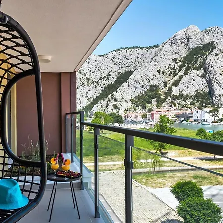 With A Parking Space - 17677 Omis